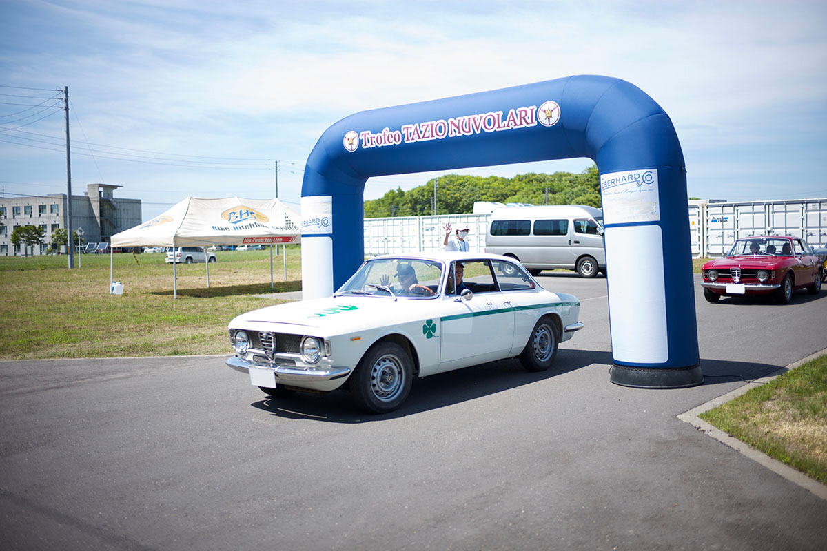 L1000101 歴代のアルファ ロメオが集った、初夏の北海道恒例のクラシックカーラリー『トロフェオ・タツィオ・ヌヴォラーリ』