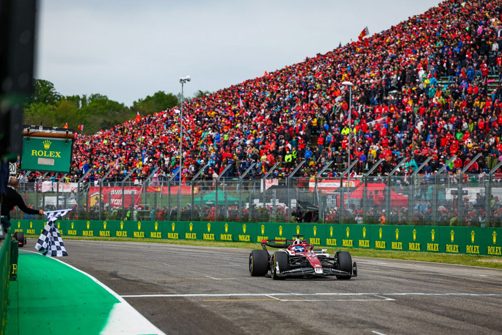 1004-f1_005 世界最高のコース……鈴鹿で行なわれたF1日本GP。 アルファ ロメオを愛するふたりのドライバーが挑んだ