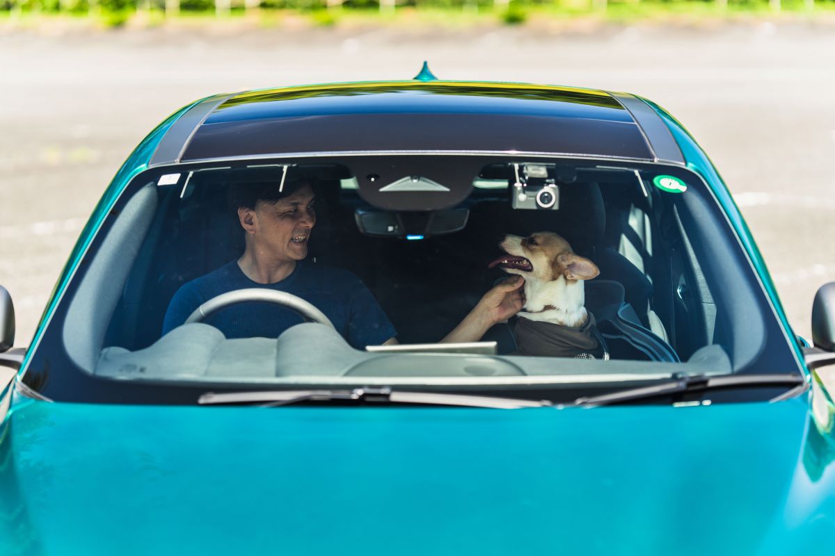 03_077_R1_3303-1200x800 本来の自分に返る時間を、愛車と愛犬とともに。 「トナーレQ4ヴェローチェ」オーナーインタビュー