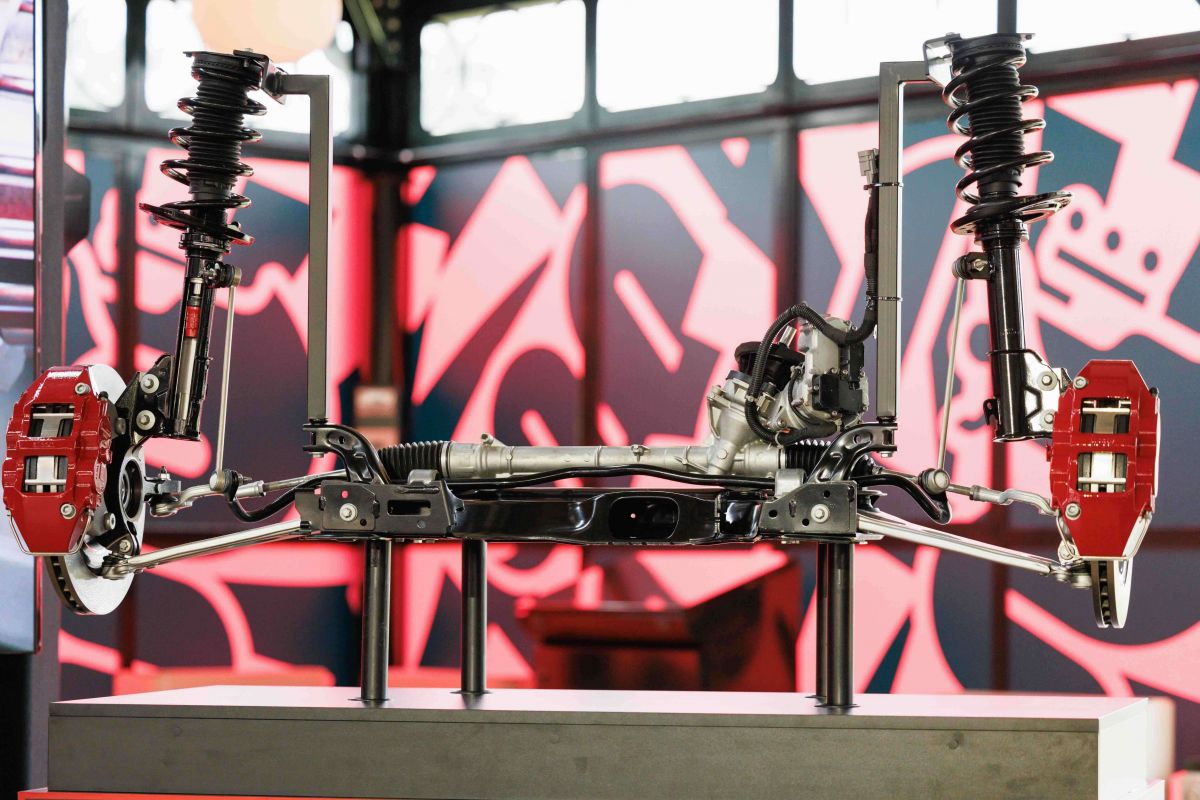 8_suspension-1200x800 アルファ ロメオ ジュニアの国際試乗会に招待された日本人ジャーナリストのインプレッションを2回にわたりご紹介。第1回目：自動車ライター 嶋田智之さん