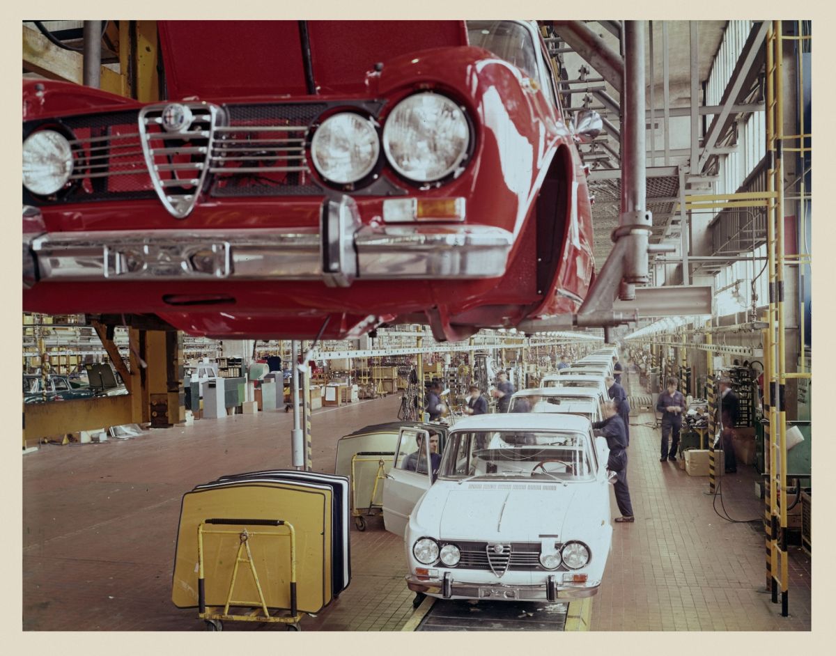 18-Alfa-1200x942 アルファ ロメオ ジュニアのカラーパレットと巡るミラノ