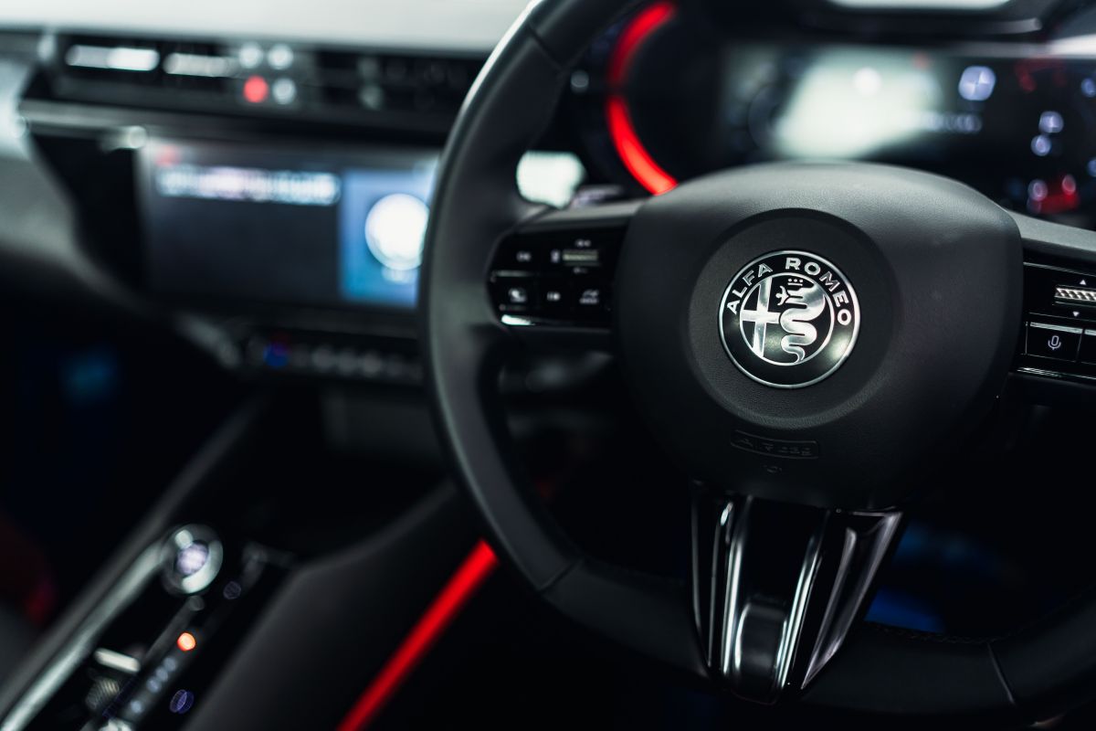 5-1-1200x800 『静』の美しさと『動』の躍動を併せ持つクルマ。映像クリエイター、にしじゅん氏が語るジュニアの世界観。