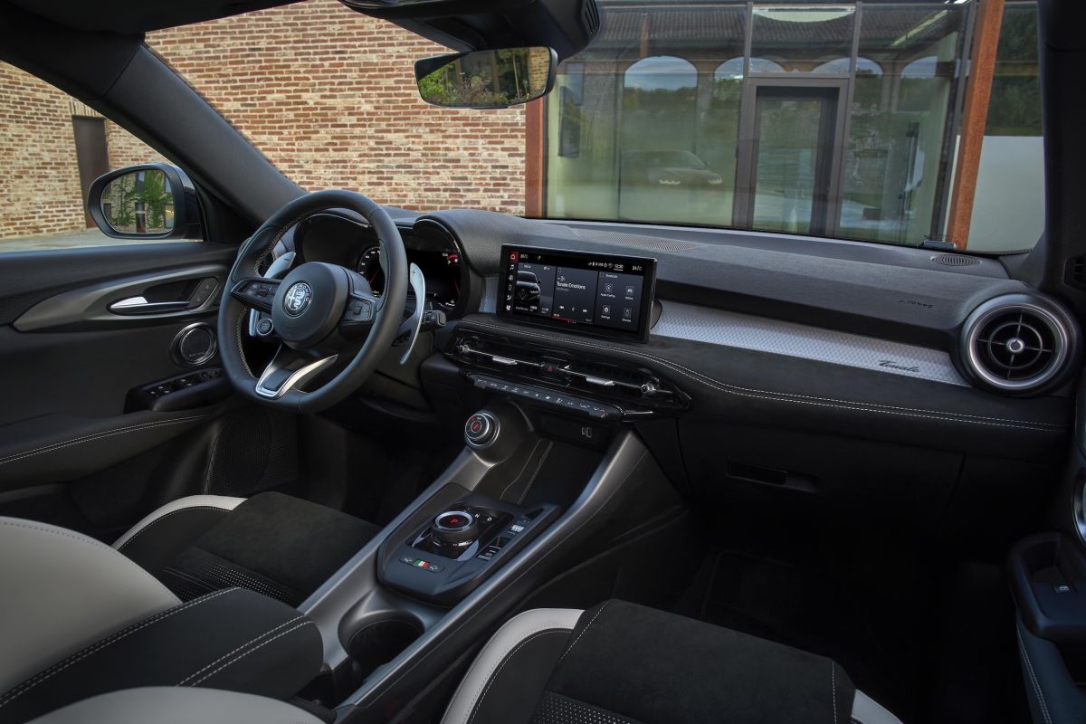 8-1200x800 アルファ ロメオ・ブランドのアイデンティティとは何か?新型トナーレの前でチーフデザイナーとプロダクト責任者に訊ねてみた