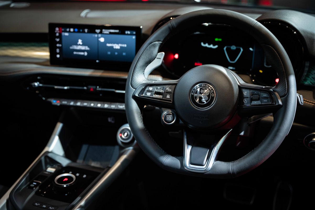 11-1200x800 効率ではなく感性で選ぶという贅沢。新型トナーレのジャパン プレミアで示されたアルファ ロメオの「感情の力学」