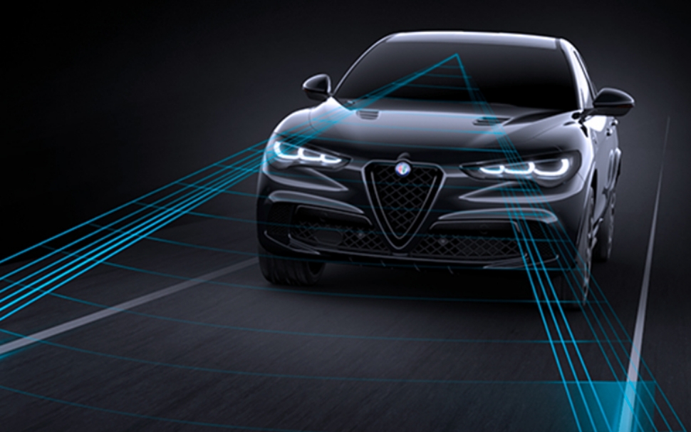 BRILLIANT SUMMER | ALFA ROMEO（アルファ ロメオ）